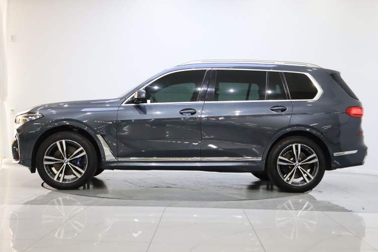Used BMW X7 2019 xDrive40i Luxury M Sport Package Exterior 2
