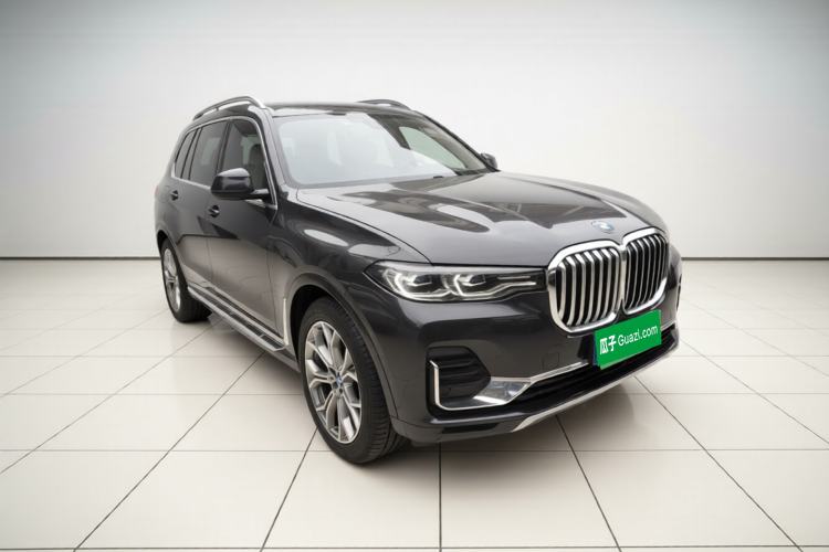 Used BMW X7 2019 xDrive40i Luxury Package with Leading Features Exterior 2