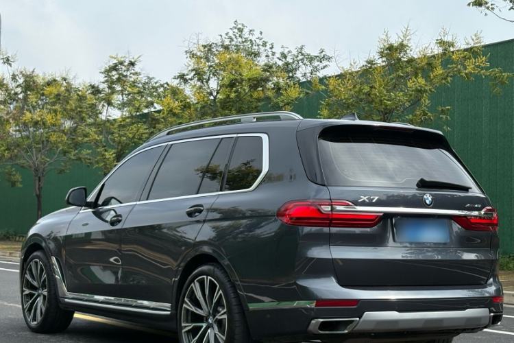 Used BMW X7 2019 xDrive40i Luxury Package with Leading Features Exterior 3