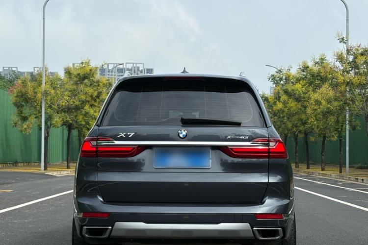 Used BMW X7 2019 xDrive40i Luxury Package with Leading Features Exterior 4