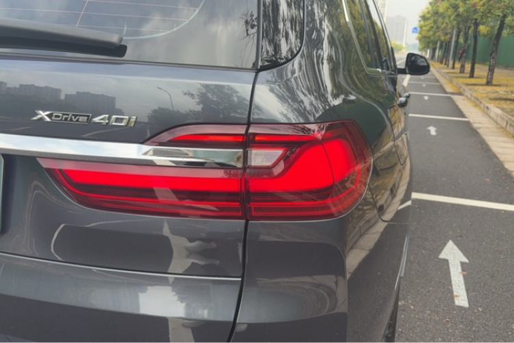 Used BMW X7 2019 xDrive40i Luxury Package with Leading Features Exterior 5