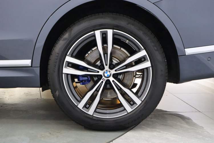 Used BMW X7 2019 xDrive40i Luxury M Sport Package Exterior 5