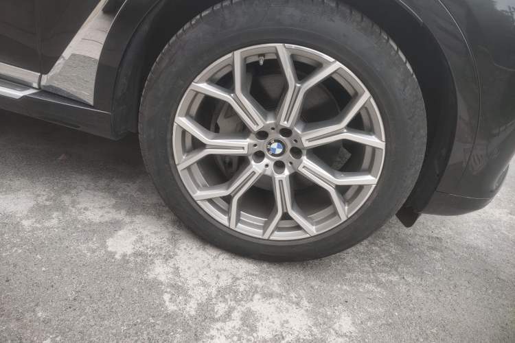 Used BMW X7 2019 xDrive40i Luxury Package with Leading Features Exterior 7
