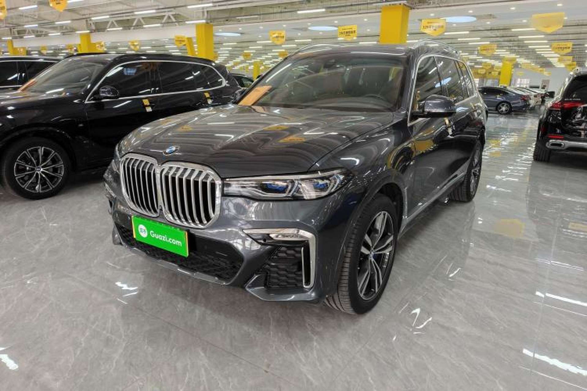 Used BMW X7 2019 xDrive40i Luxury M Sport Package Front Left 45 Deg