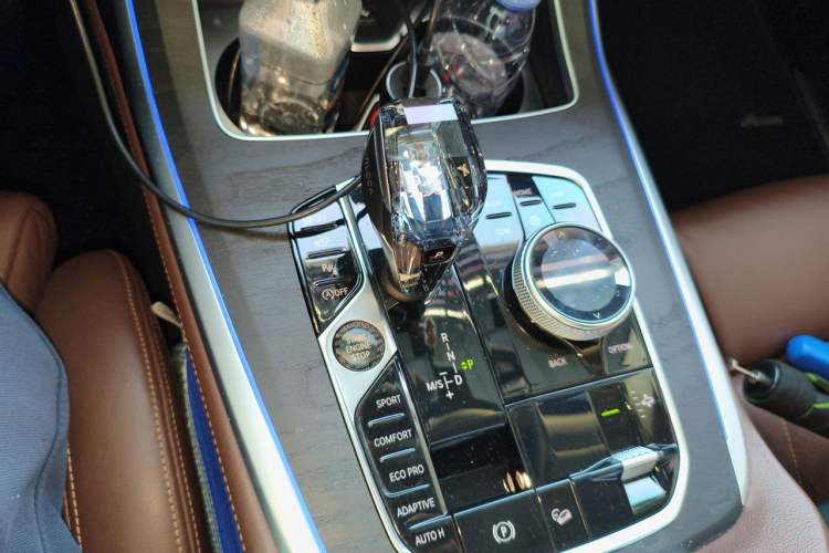 Used BMW X7 2019 xDrive40i Luxury Package with Leading Features Gear Lever
