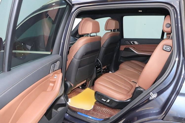 Used BMW X7 2019 xDrive40i Luxury M Sport Package Interior 2