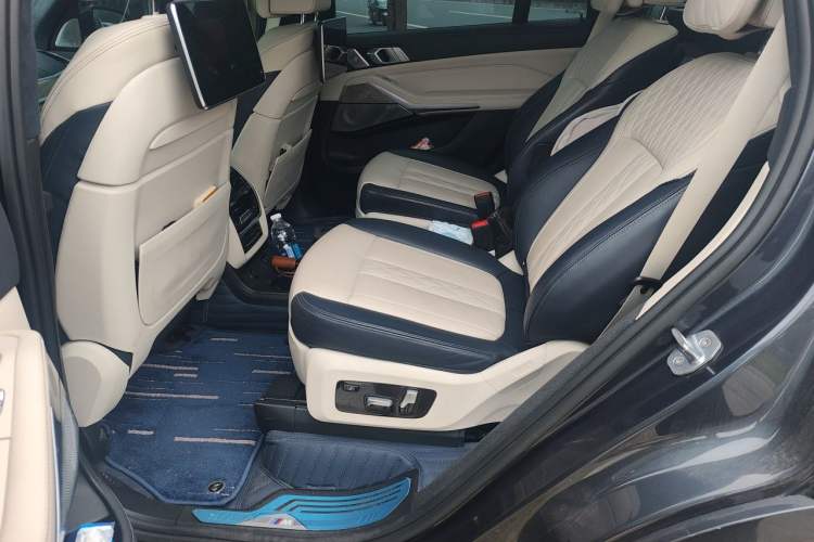 Used BMW X7 2019 xDrive40i Executive Model M Sport Package Interior 4