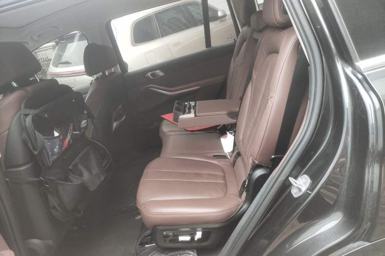 Used BMW X7 2019 xDrive40i Luxury Package with Leading Features Interior 4