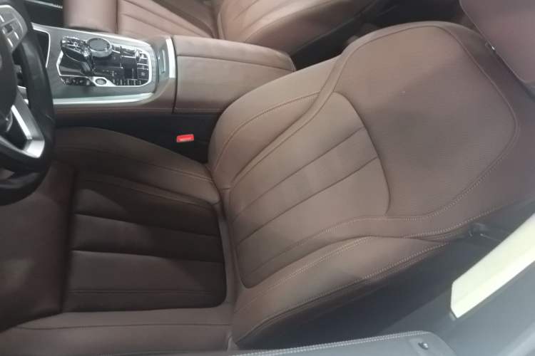 Used BMW X7 2019 xDrive40i Luxury Package with Leading Features Interior 5