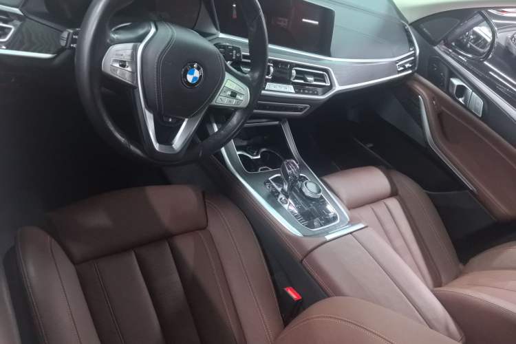 Used BMW X7 2019 xDrive40i Luxury Package with Leading Features Interior 6