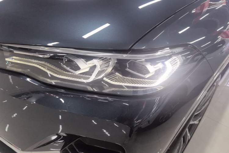 Used BMW X7 2019 xDrive40i Luxury Package with Leading Features Left Front Headlight