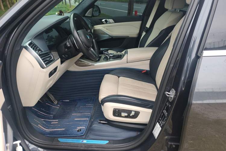 Used BMW X7 2019 xDrive40i Executive Model M Sport Package Left Front Seat