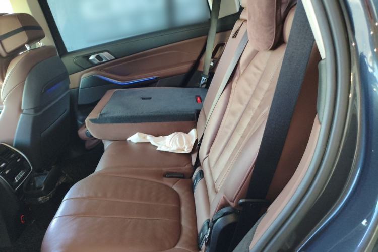 Used BMW X7 2019 xDrive40i Luxury Package with Leading Features Left Rear Seat