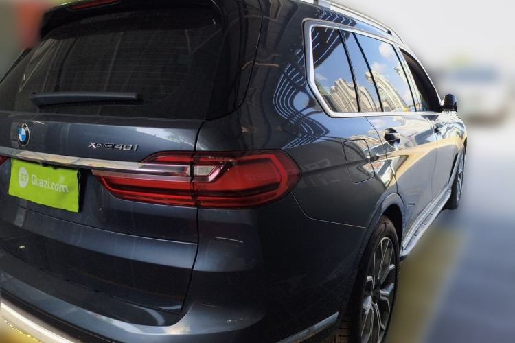 Used BMW X7 2019 xDrive40i Luxury Package with Leading Features Rear Right 45 Deg