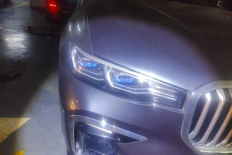 Used BMW X7 2019 xDrive40i Executive Model M Sport Package Right Front Headlight