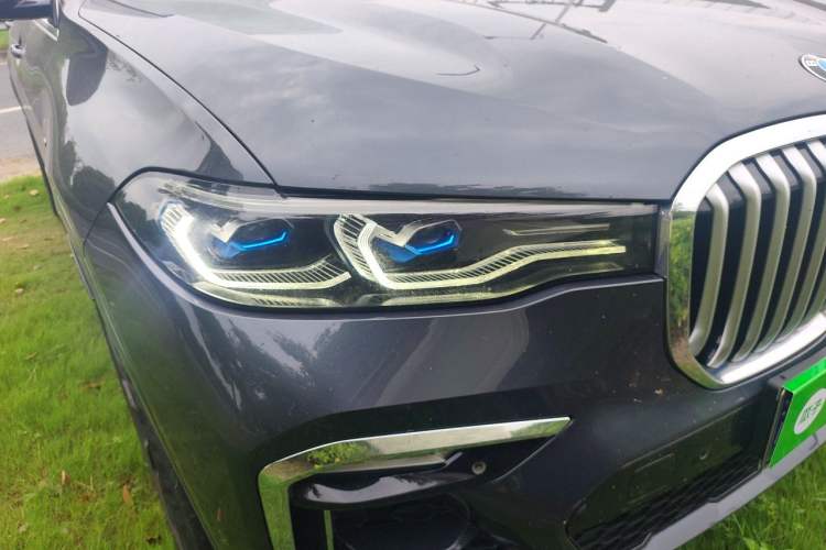 Used BMW X7 2019 xDrive40i Executive Model M Sport Package Right Front Headlight