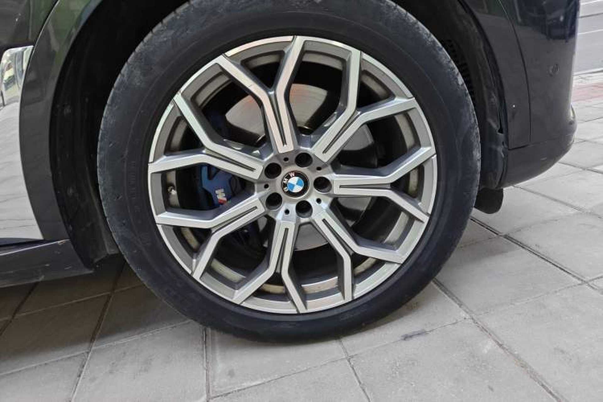 Used BMW X7 2019 xDrive40i Luxury Package with Leading Features Right Front Wheel Hub