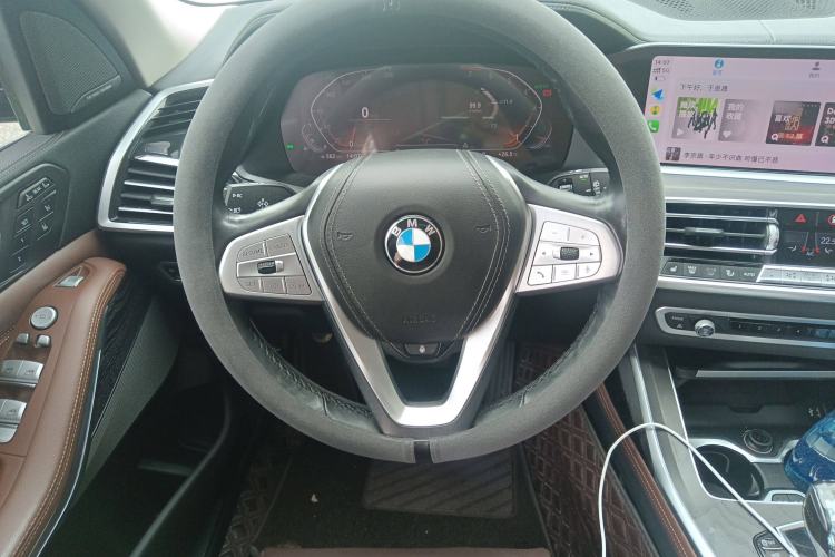 Used BMW X7 2019 xDrive40i Luxury Package with Leading Features Steering Wheel
