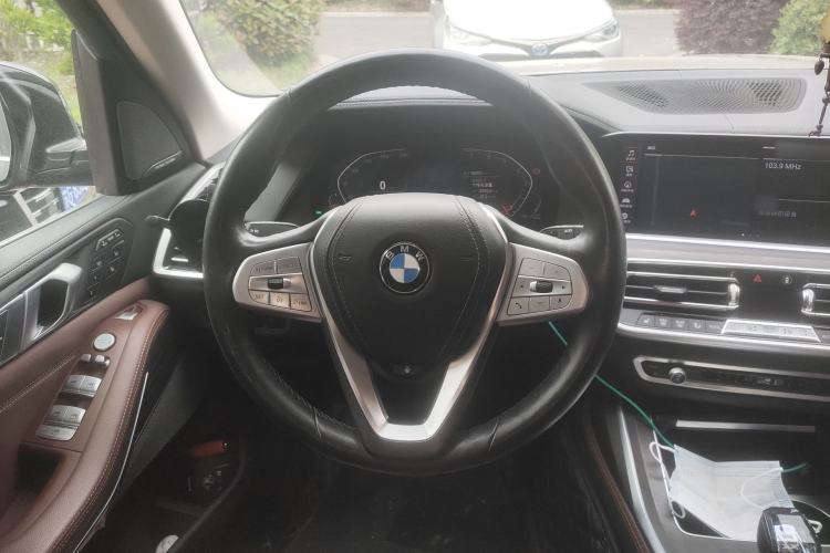 Used BMW X7 2019 xDrive40i Luxury Package with Leading Features Steering Wheel