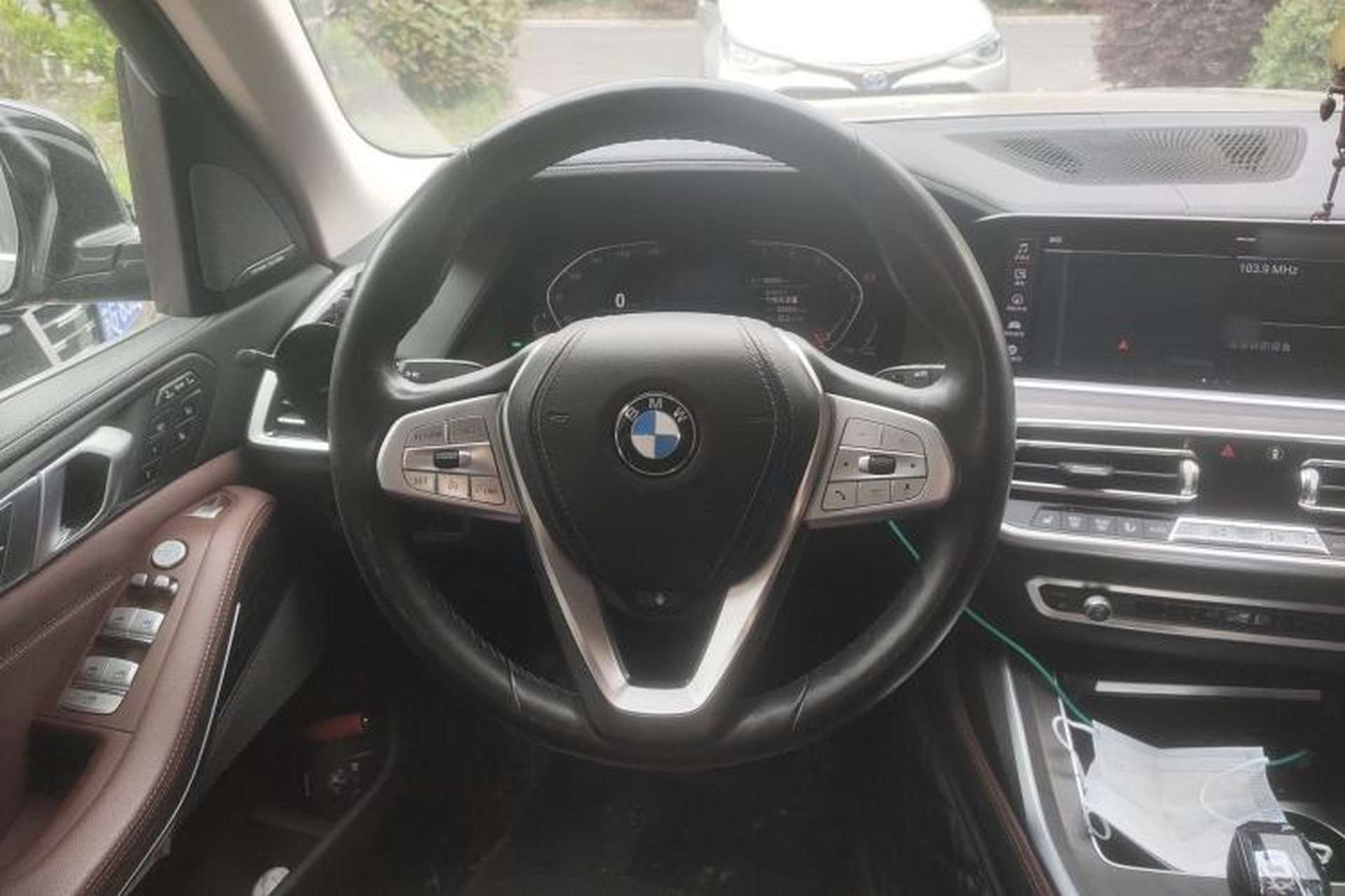 Used BMW X7 2019 xDrive40i Luxury Package with Leading Features Steering Wheel