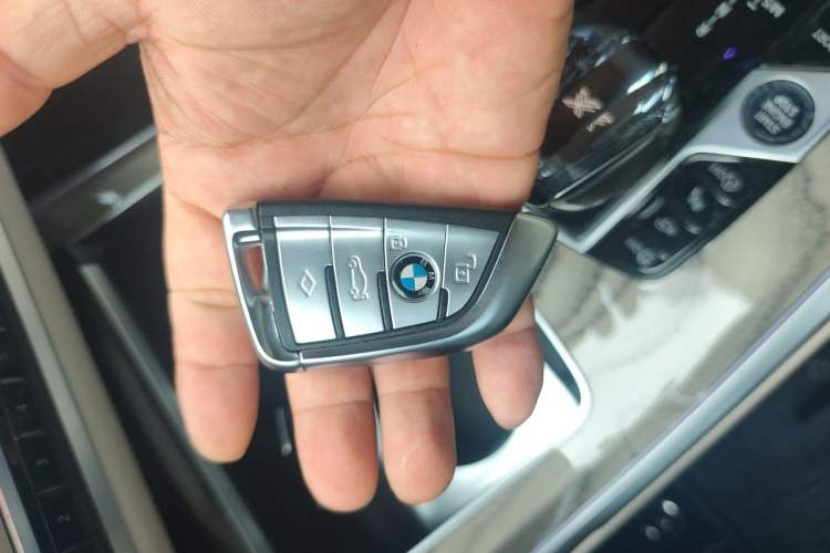 Used BMW X7 2019 xDrive40i Executive Model M Sport Package Vehicle Key