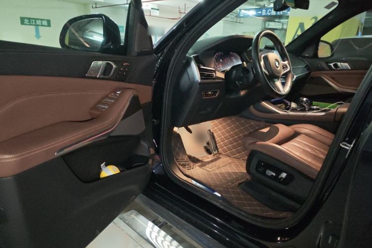 Used BMW X7 2019 xDrive40i Luxury M Sport Package Driver Seat