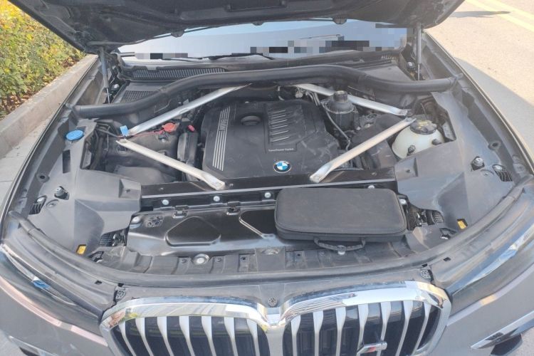 Used BMW X7 2019 xDrive40i Luxury M Sport Package Engine Bay