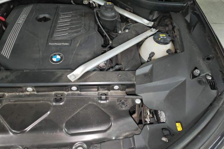 Used BMW X7 2019 xDrive40i Luxury M Sport Package Engine Bay Left
