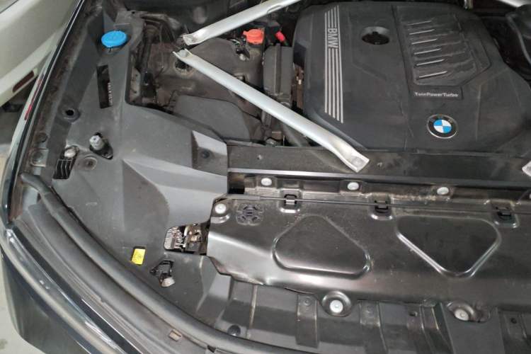 Used BMW X7 2019 xDrive40i Luxury M Sport Package Engine Bay Right