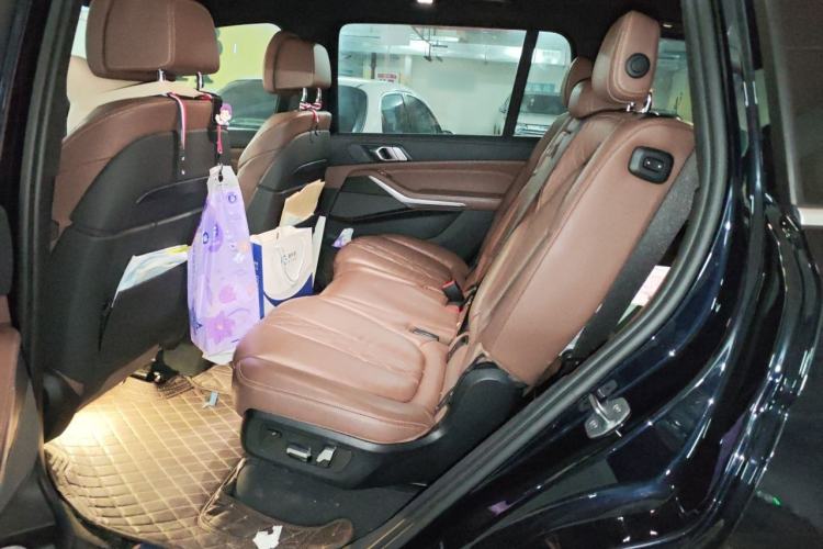 Used BMW X7 2019 xDrive40i Luxury M Sport Package Left Rear Seat