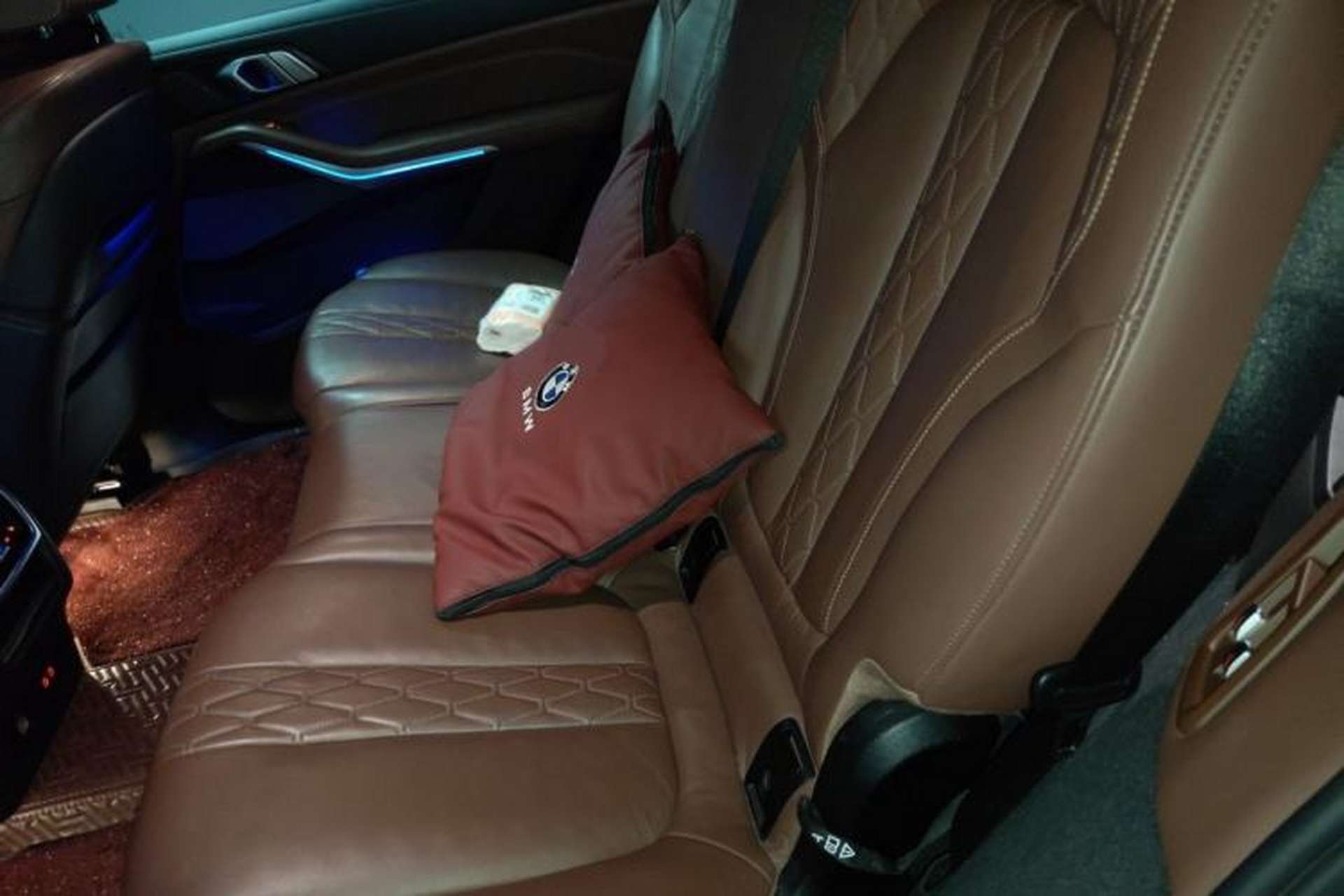 Used BMW X7 2019 xDrive40i Luxury Package with Leading Features Left Rear Seat