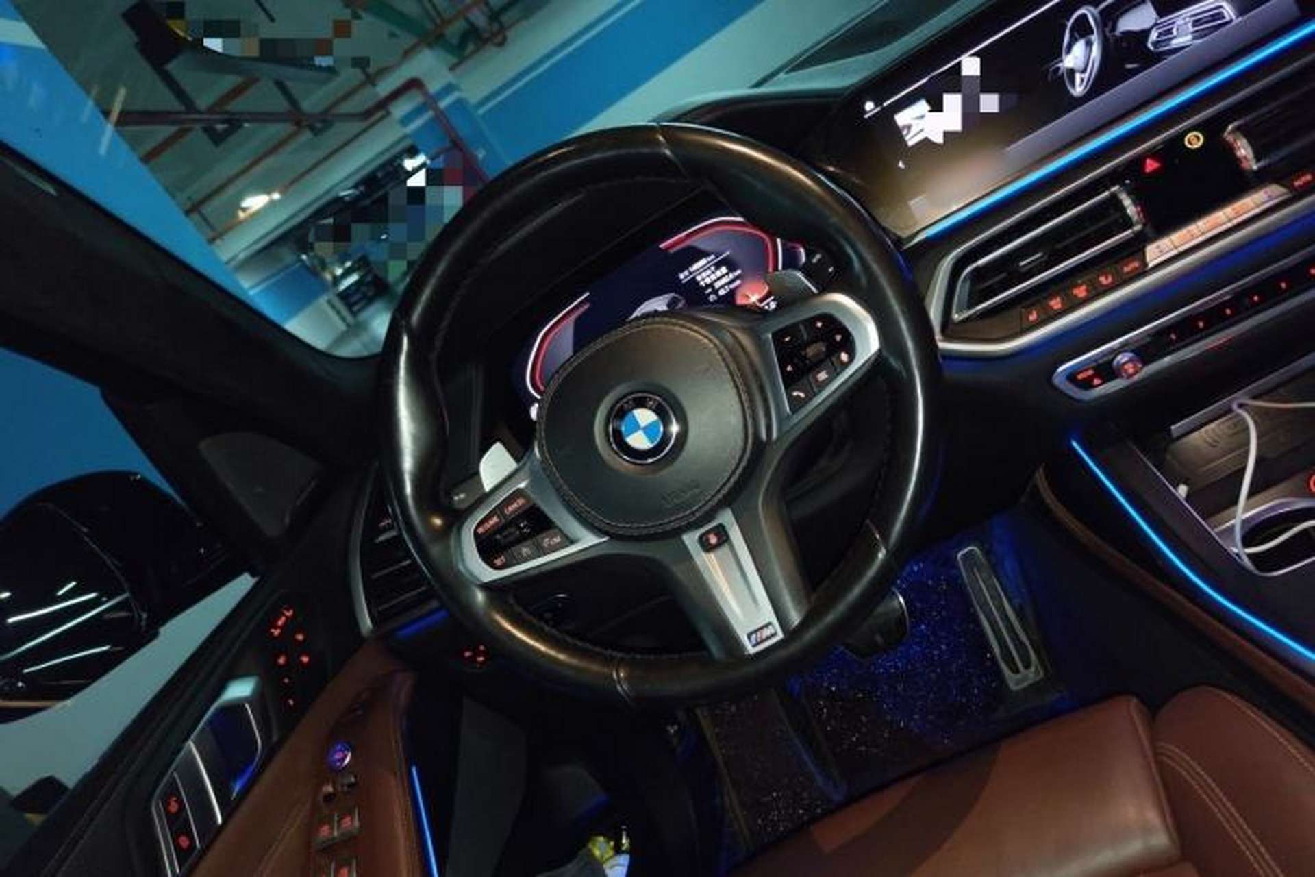 Used BMW X7 2019 xDrive40i Luxury Package with Leading Features Steering Wheel