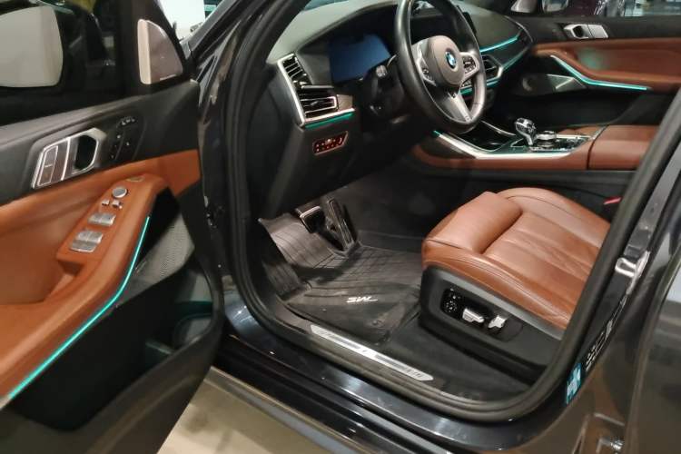 Used BMW X7 2019 xDrive40i Executive Model M Sport Package Driver Seat