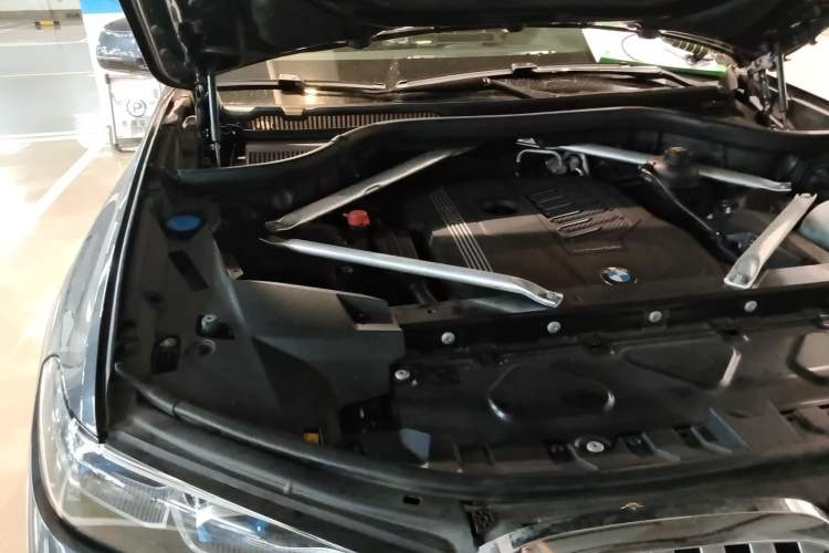 Used BMW X7 2019 xDrive40i Executive Model M Sport Package Engine Bay Right