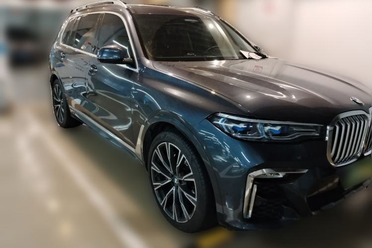 Used BMW X7 2019 xDrive40i Executive Model M Sport Package Front Right 45 Deg