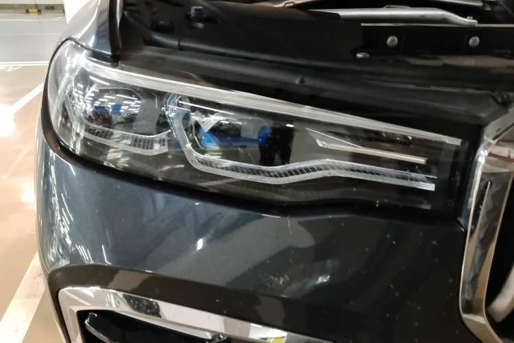 Used BMW X7 2019 xDrive40i Executive Model M Sport Package Right Front Headlight