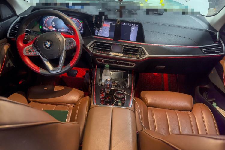 Used BMW X7  Center Console