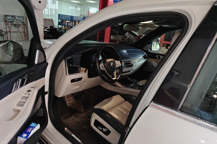 Used BMW X7 2019 xDrive40i Luxury M Sport Package Driver Seat