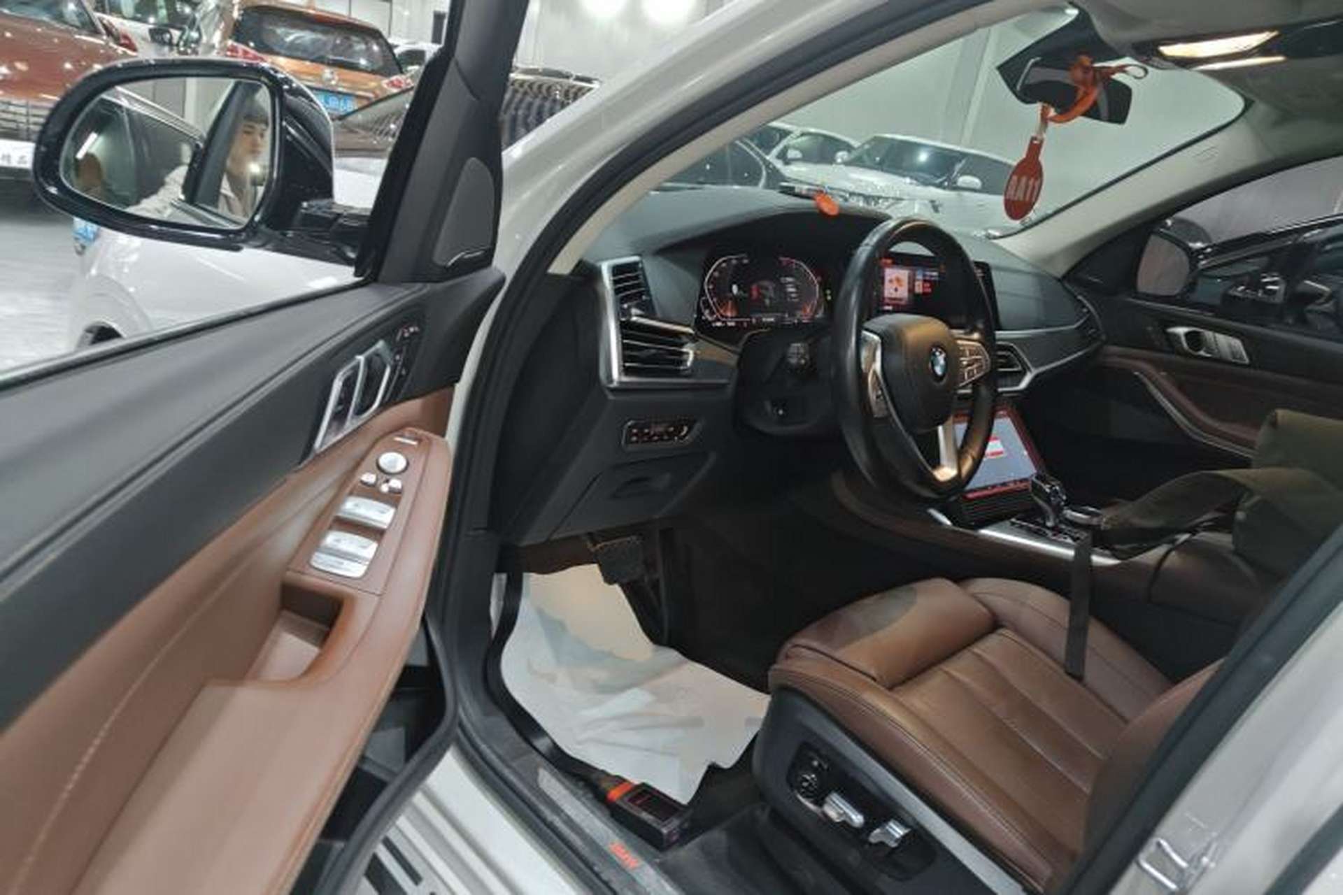 Used BMW X7 2019 xDrive40i Luxury Package with Leading Features Driver Seat
