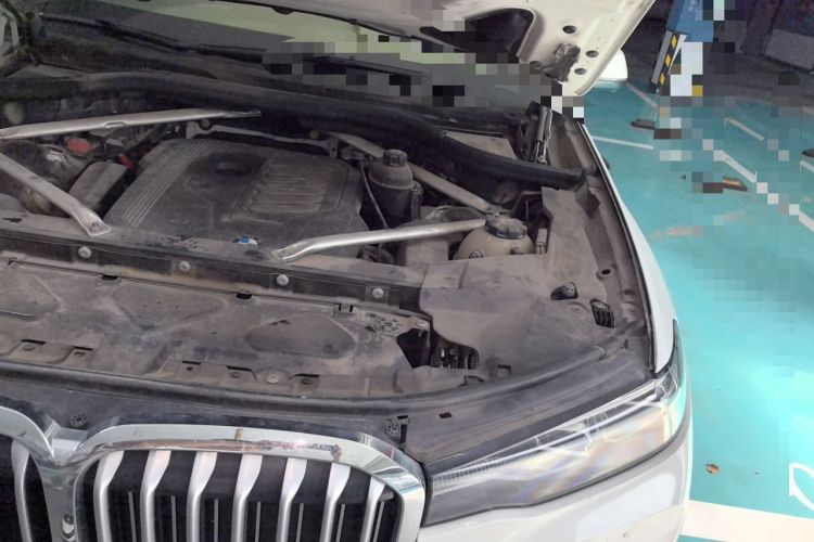 Used BMW X7  Engine Bay Left