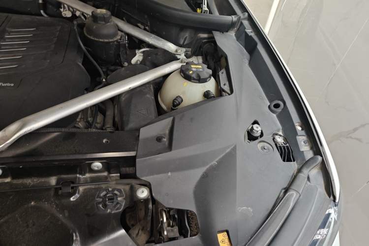 Used BMW X7  Engine Bay Left