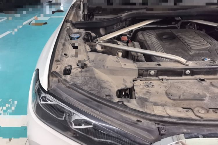 Used BMW X7  Engine Bay Right