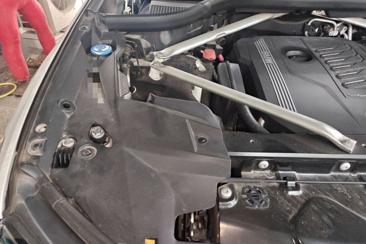 Used BMW X7  Engine Bay Right