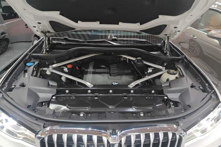 Used BMW X7 2019 xDrive40i Luxury Package with Leading Features Engine Bay