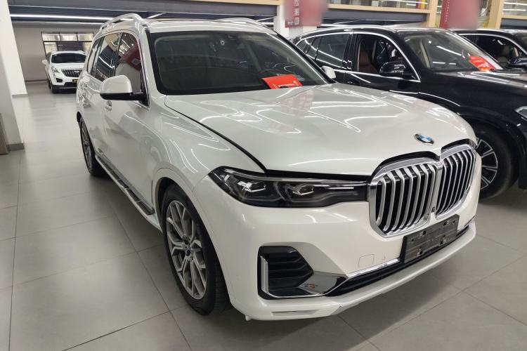 Used BMW X7 2019 xDrive40i Luxury Package with Leading Features Exterior 2