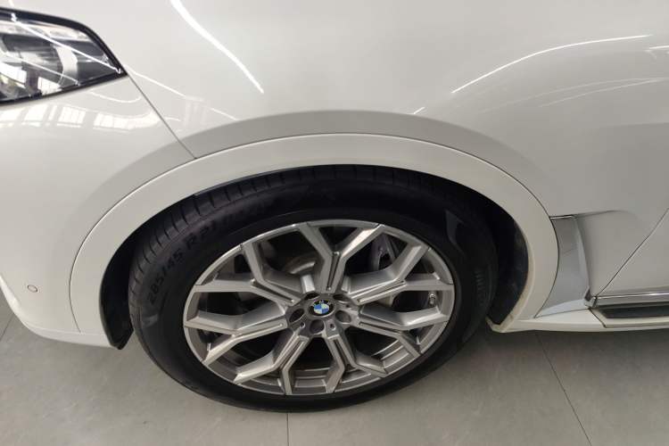 Used BMW X7 2019 xDrive40i Luxury Package with Leading Features Exterior 7