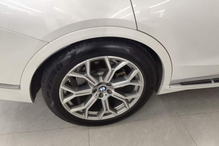 Used BMW X7 2019 xDrive40i Luxury Package with Leading Features Exterior 8