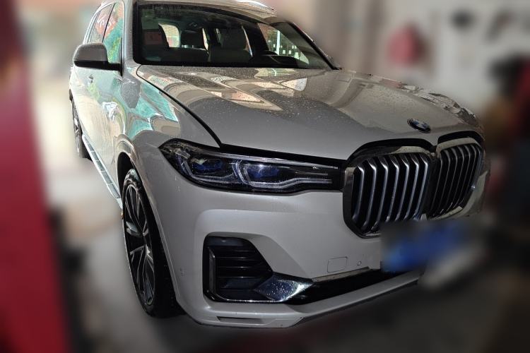 Used BMW X7 2019 xDrive40i Luxury M Sport Package Front Right 45 Deg