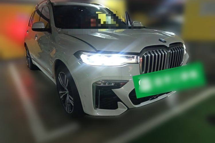 Used BMW X7 2019 xDrive40i Luxury M Sport Package Front Right 45 Deg