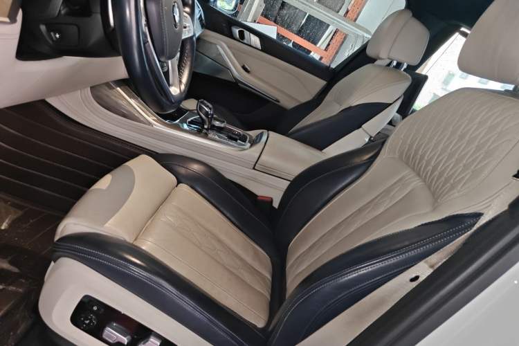 Used BMW X7 2019 xDrive40i Luxury M Sport Package Left Front Seat